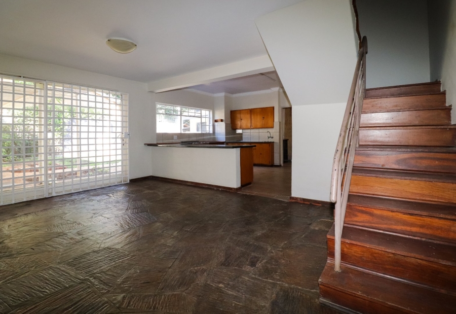 To Let 4 Bedroom Property for Rent in Flamwood North West